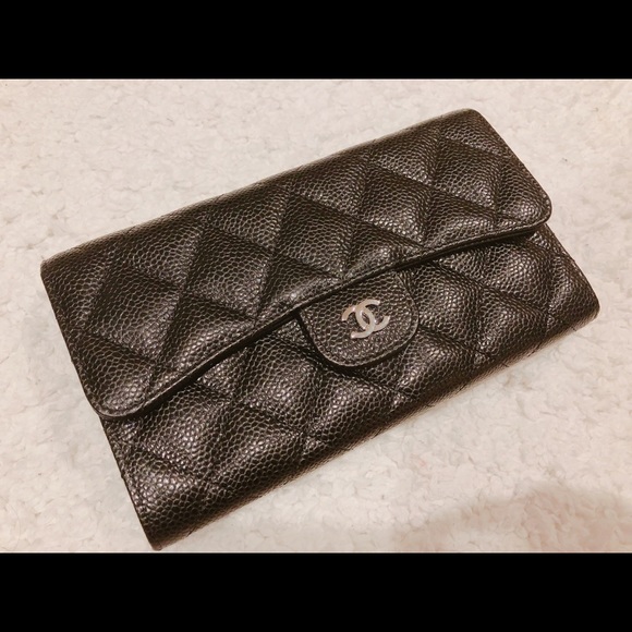 Classic trifold flap long black caviar wallet - Picture 2 of 4